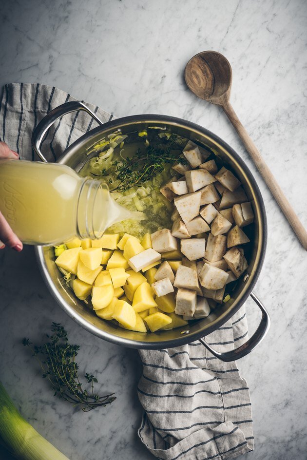 Суп из корня сельдерея, суп-пюре из сельдерея рецепт