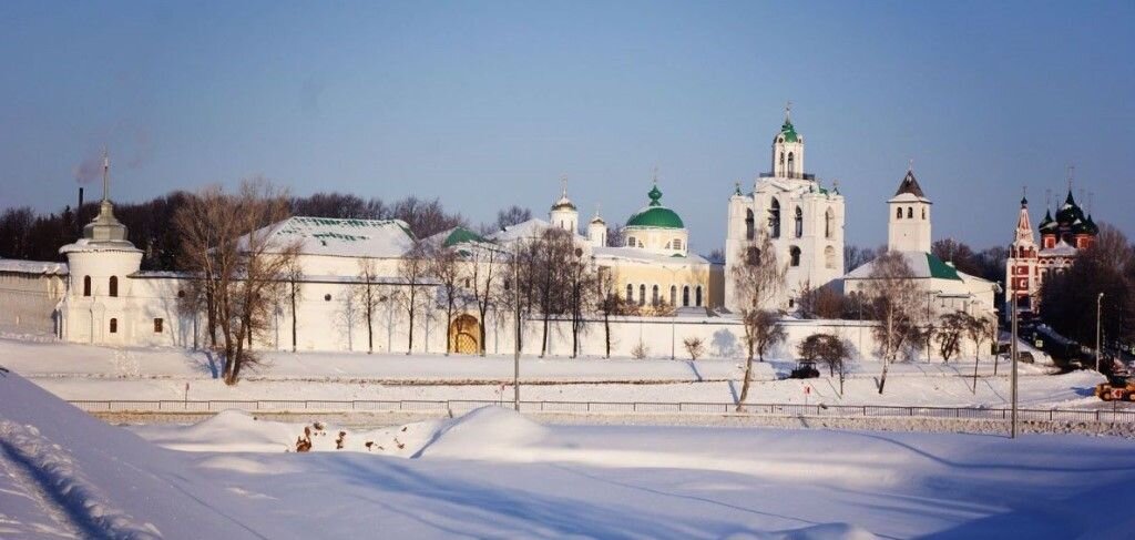 Спасо Преображенский монастырь Ярославль зимой