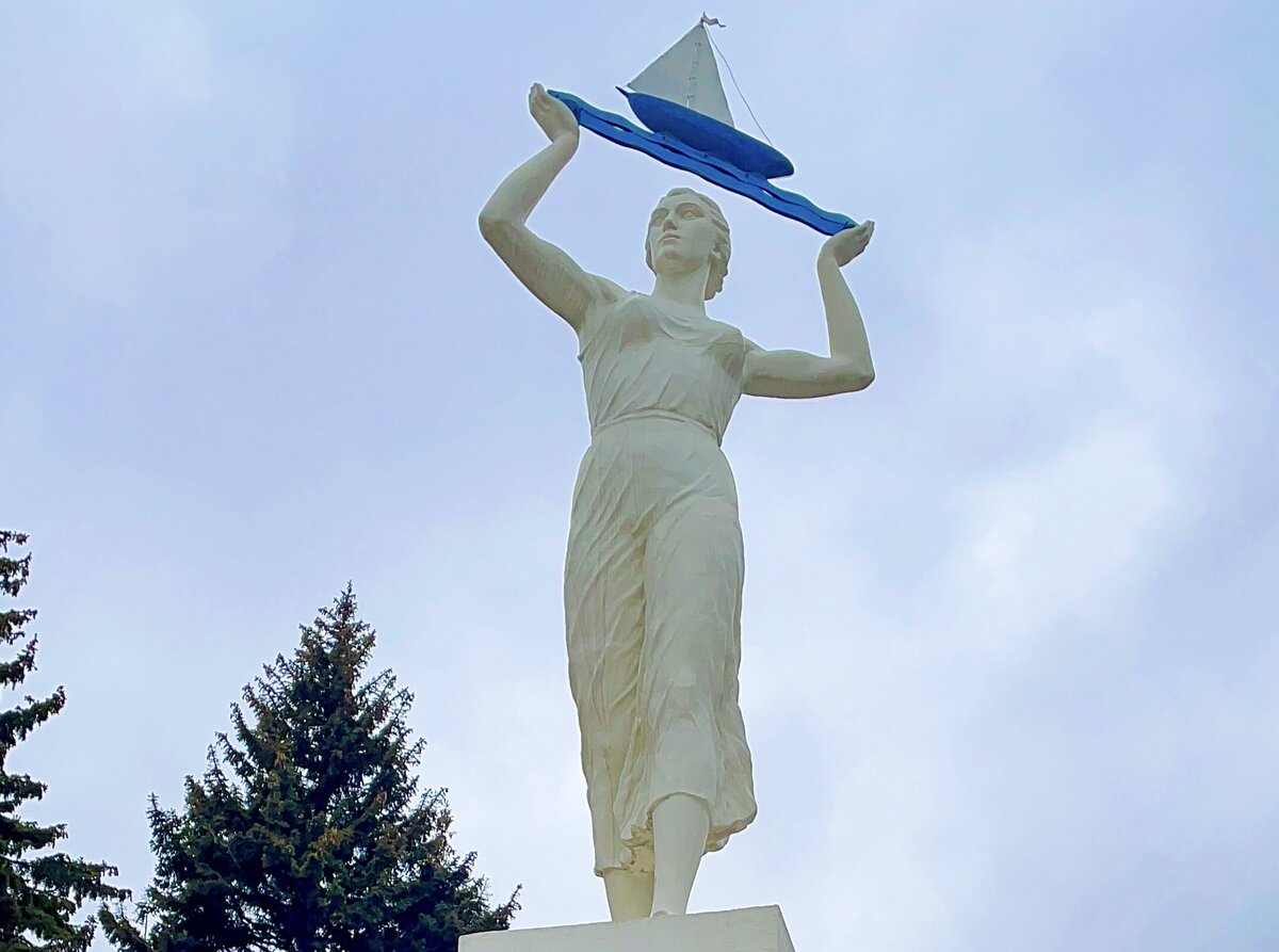 Вход в парк Северного речного вокзала