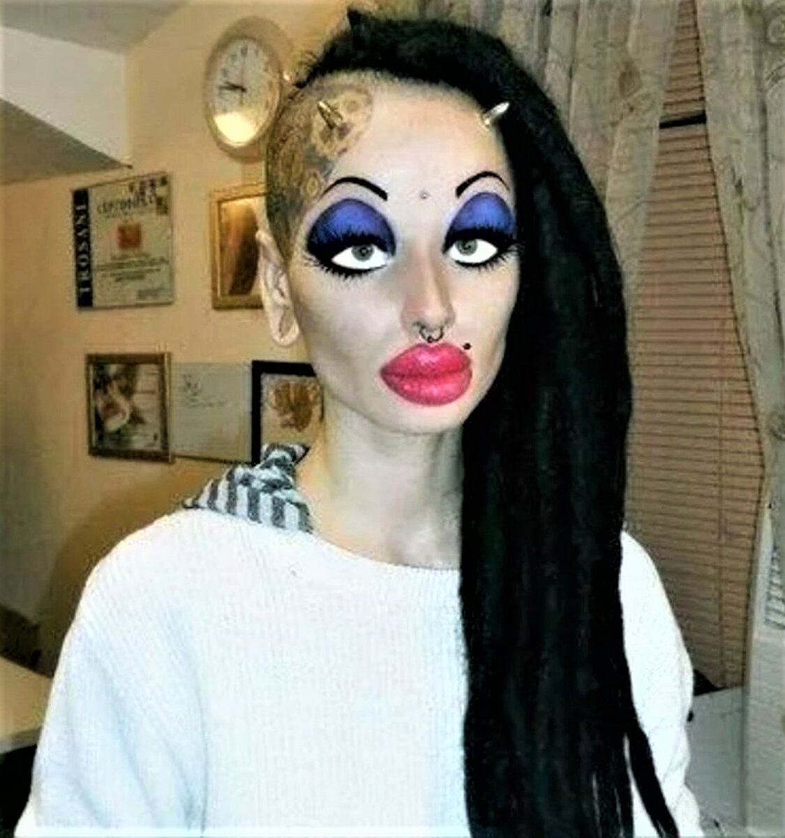 Страшная...хм...красота. Но выставлена на публику как красота в яндекс-картинках