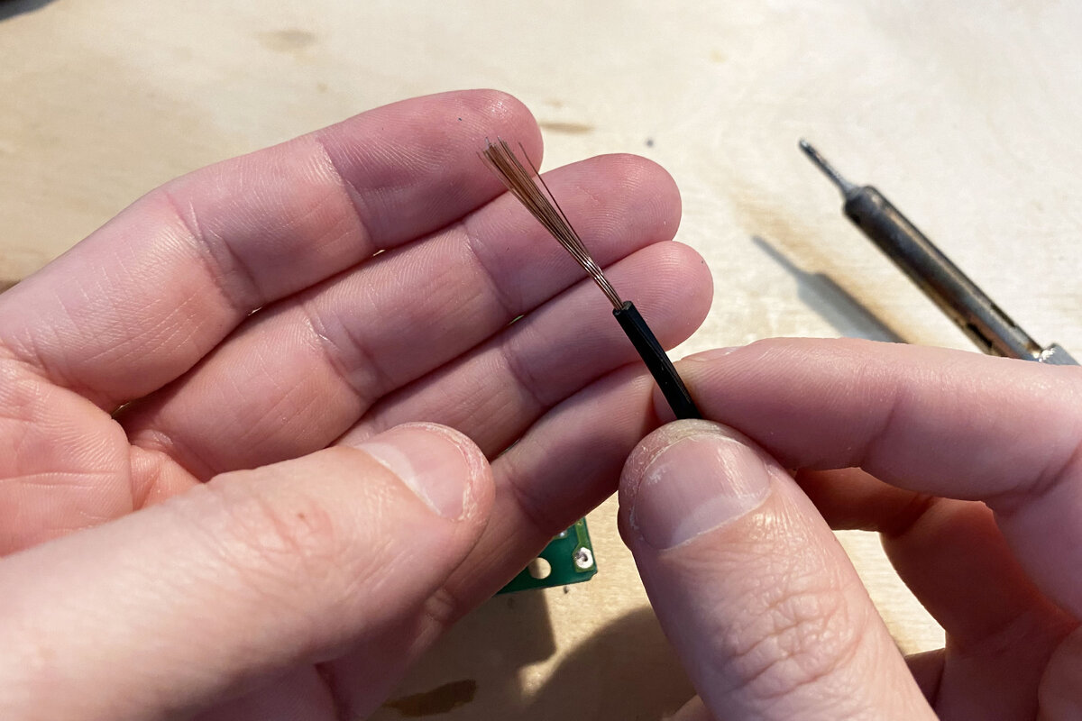 Медный многожильный провод.