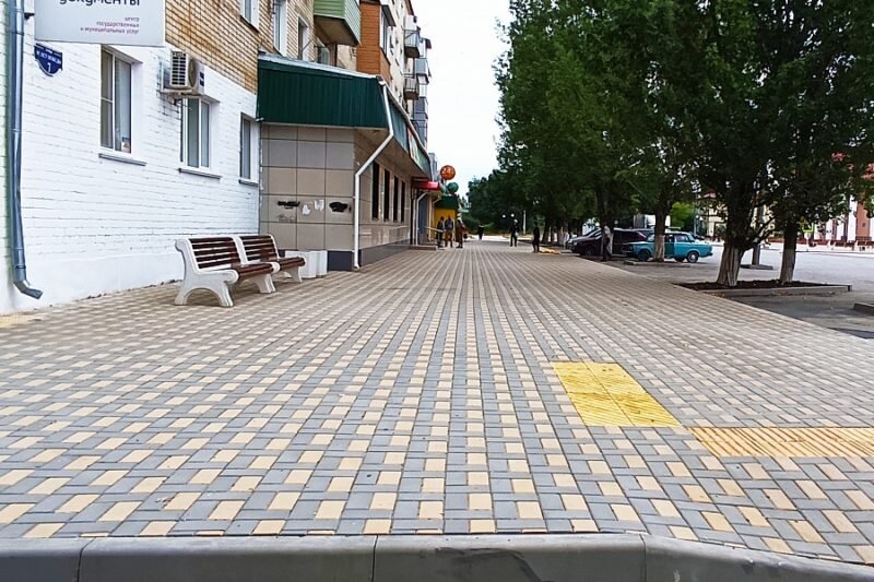    В Петровом Вале проводятся работы по благоустройству (фото пресс-службы администрации Волгоградской области)