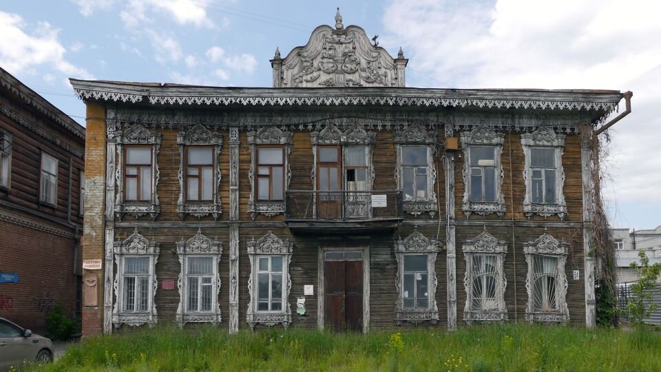 Здание аптеки Крюгера на ул. Пушкина, 64 до реставрации.
Фото: Александр Деринг