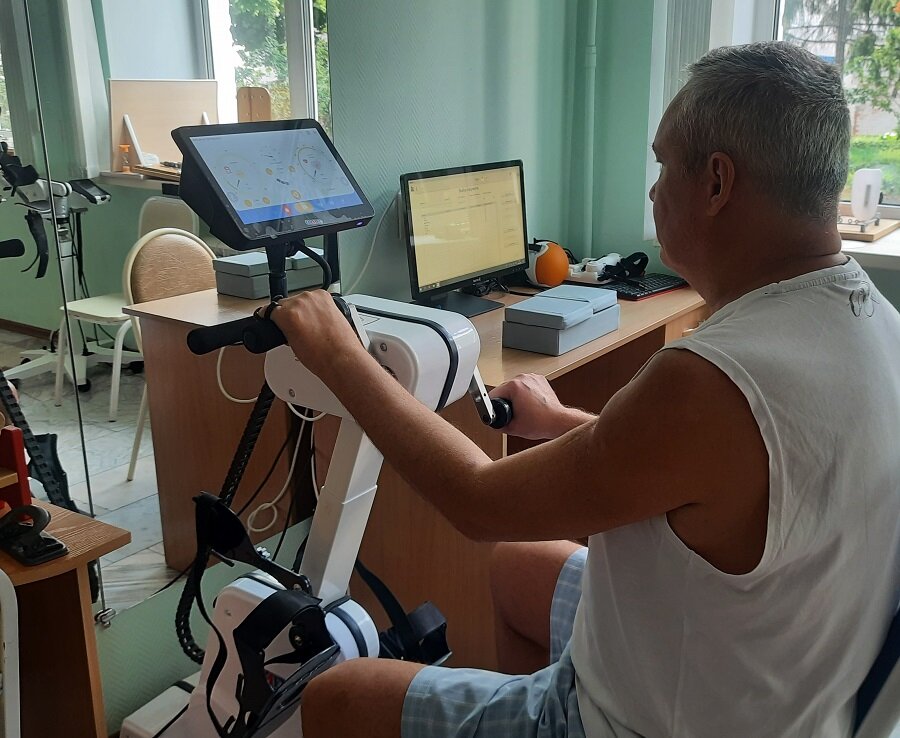 Аппарат для активно-пассивной механотерапии рук и ног ORMED Moto.  Универсальный тренажер, позволяющий проводить успешную реабилитацию пациентов в максимально короткие сроки