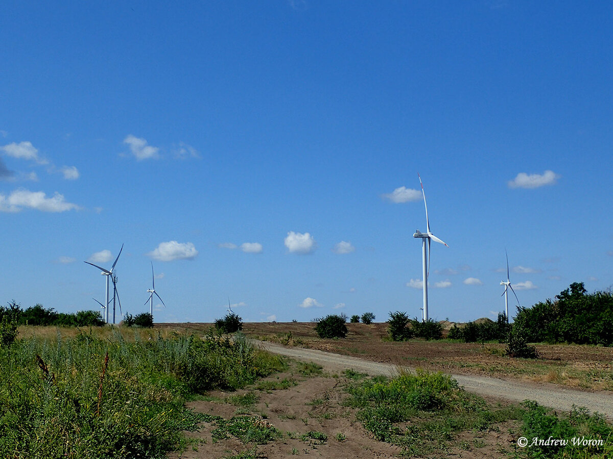 Генераторы ВЭС у станции Замчалово