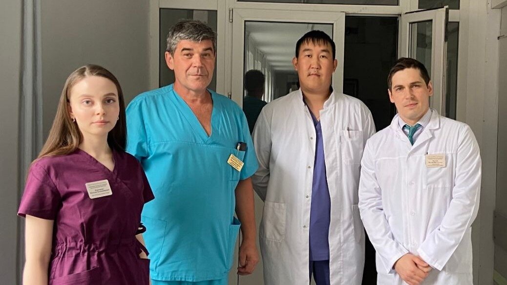     В Абакане врачи межрайонной клинической больницы смогли спасти мотоциклиста и восстановить ему лицо, сообщает Минздрав. Он попал в серьезное ДТП.