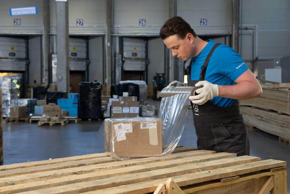 Защитные материалы защитят продукцию от деформации и неблагоприятных погодных условий.