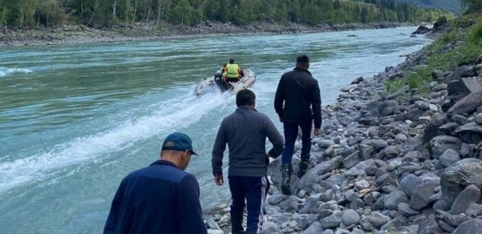 Замок на реке Катунь в Онгудае