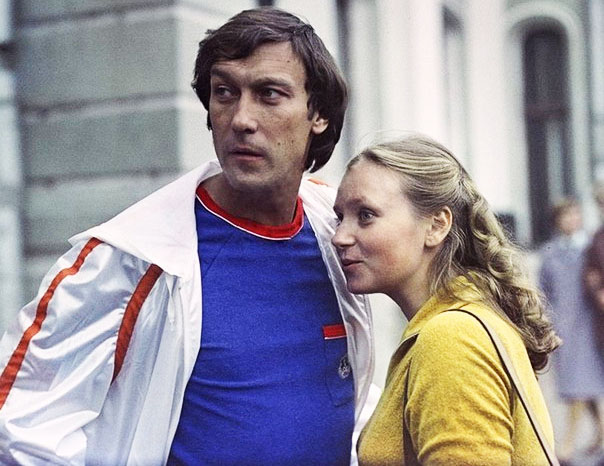  Олег Янковский и Евгения Глушенко в фильме «Влюблен по собственному желанию»