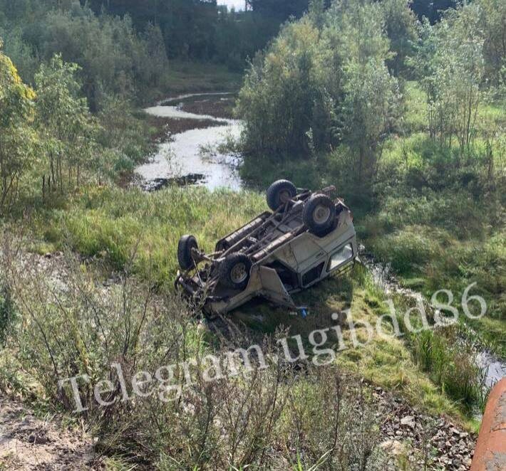    В Ханты-Мансийске пьяный водитель на Ниве уехал в кювет
