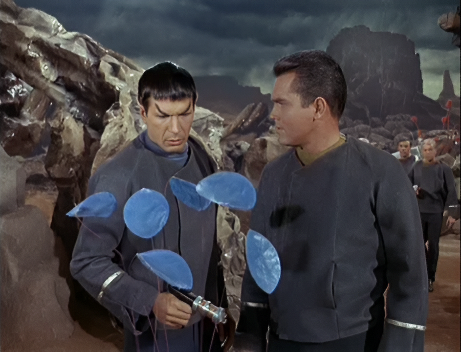 Кадр из эпизода «Клетка» (The Cage)