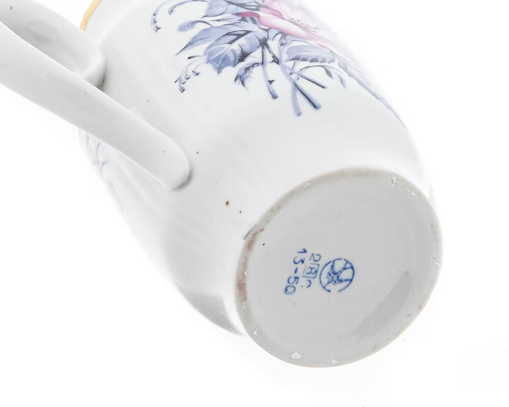 Кофейник с цветочным декором. 1976-1986 гг., Синельниковский фарфоровый завод