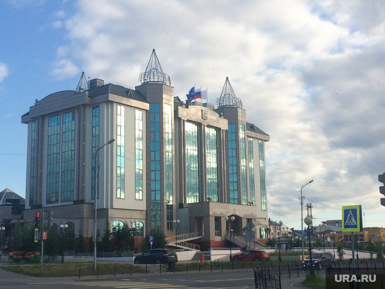    В мэрии Салехард может стать меньше на одного зама главы