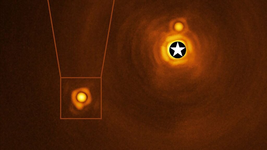    This Picture of the Week shows the unique stellar system HIP 81208, as captured by ESO’s Very Large Telescope (VLT) in Chile. Astronomers thought HIP 81208 was a system consisting of a massive central star (A, the central bright spot), a brown dwarf (B) circling around it, and a low-mass star (C) orbiting further away. However, a new study has revealed a never-before-seen hidden gem: an object (Cb), approximately 15 times more massive than Jupiter, orbiting around the smaller of the two stars (C). The discovery of Cb means that HIP 81208 is a uniquely intriguing system with two stars and two smaller bodies orbiting each one –– in other words, a hierarchical quadruple system. The mass of the newly found Cb object places it right at the border between planets and brown dwarfs –– failed stars that are not massive and hot enough to fuse hydrogen into helium. The hidden giant Cb was spotted when a team of astronomers, led by A. Chomez of the Paris Observatory, re-analysed archival data from the Spectro-Polarimetric High-contrast Exoplanet REsearch (SPHERE) instrument installed on the VLT. While many other instruments use indirect methods to hunt for far-flung worlds, SPHERE uses a technique known as direct imaging: what we see here is an actual image of the system. Indeed, this is the first hierarchical quadruple system to be found using direct imaging, which will prove invaluable to understanding how complex systems like this one form and evolve. Link Labelled version of this image Александр Шереметьев