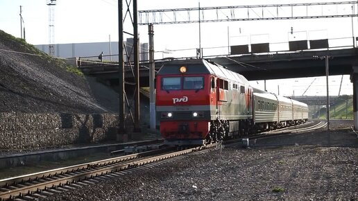 Тепловоз ТЭП70БС-188 с поездом 