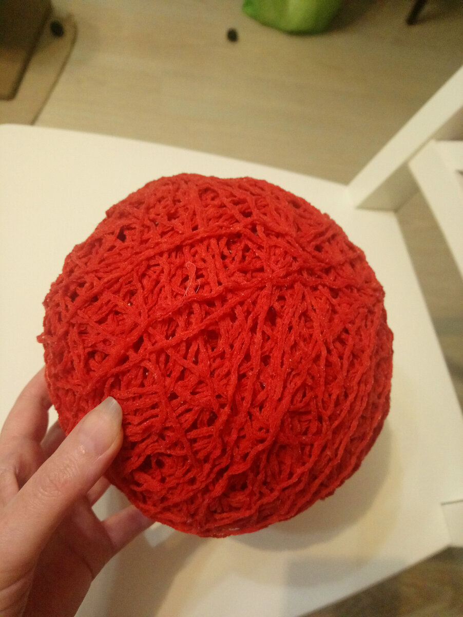 Вот с этими нитками пришлось помучиться, но с помощью строительного ПВА и такой-то матери все получилось!