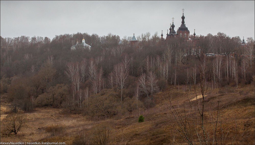 Подъем к Шамординскому храму