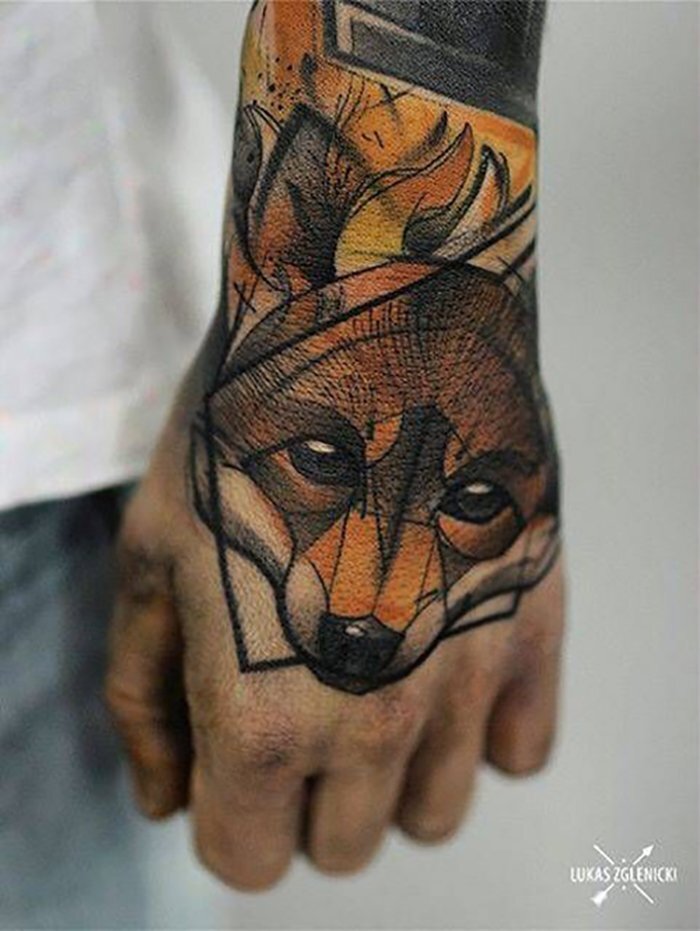 Мужские татуировки с изображением лис: креативные и стильные идеи