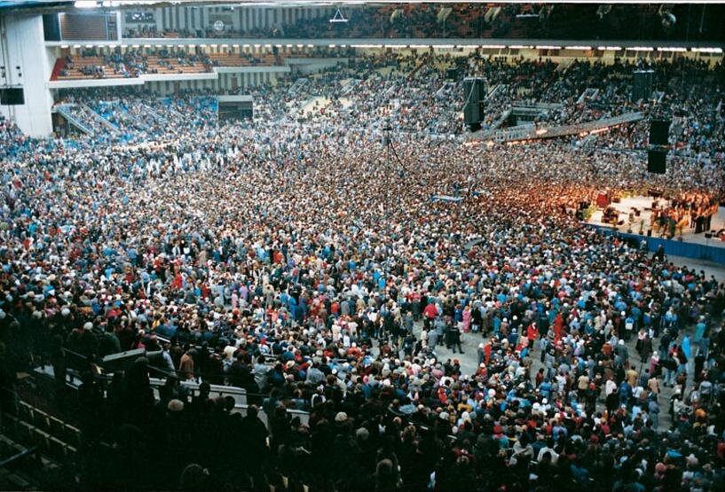 Проповедь Билли Грэма в спорткомплексе «Олимпийский». Москва, 1992 г.