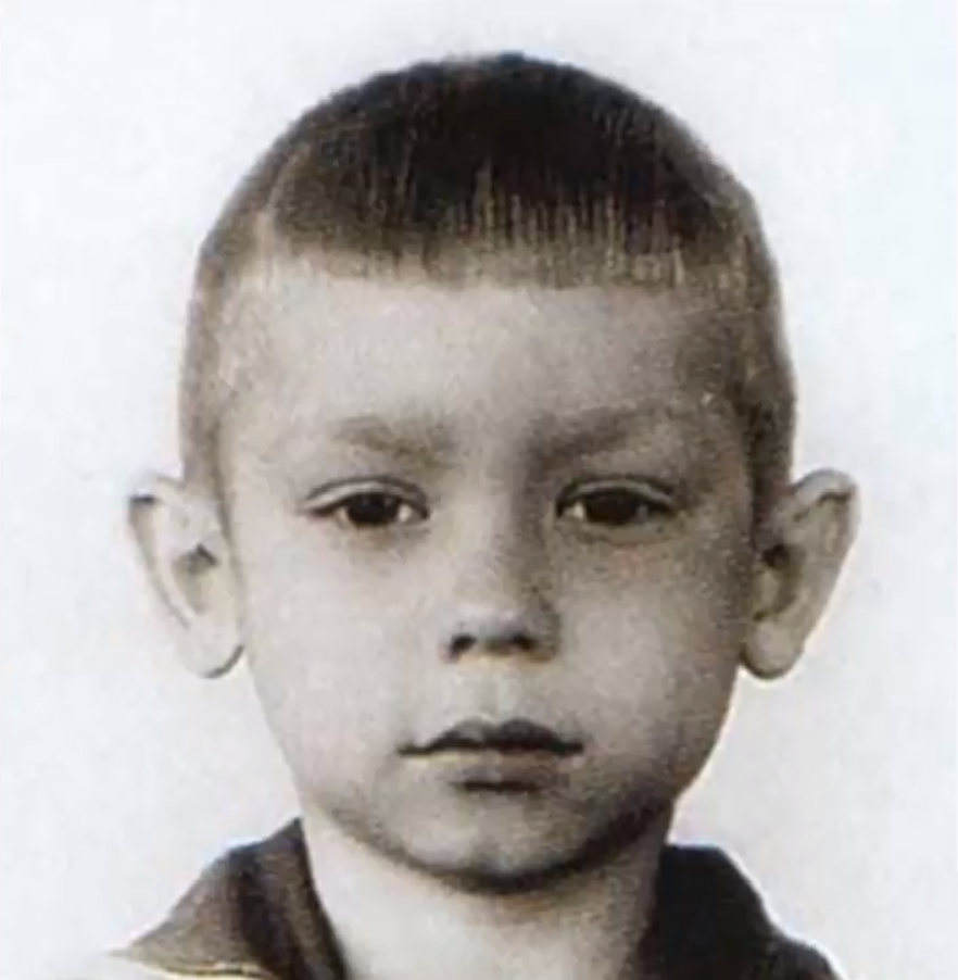Виктор Сухоруков в детстве