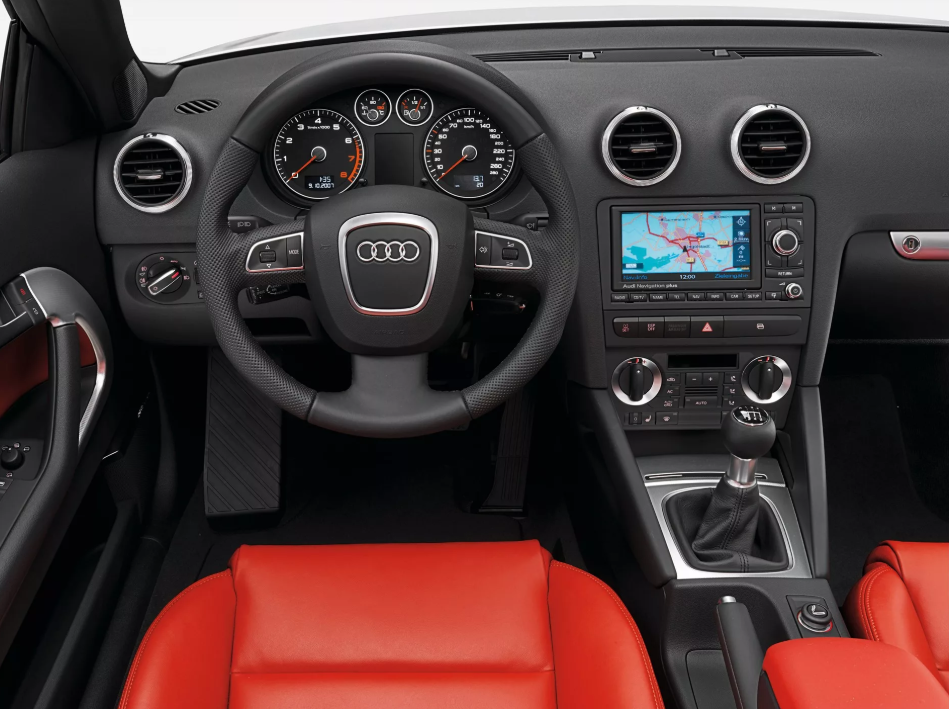 Салон Audi A3 2011 года