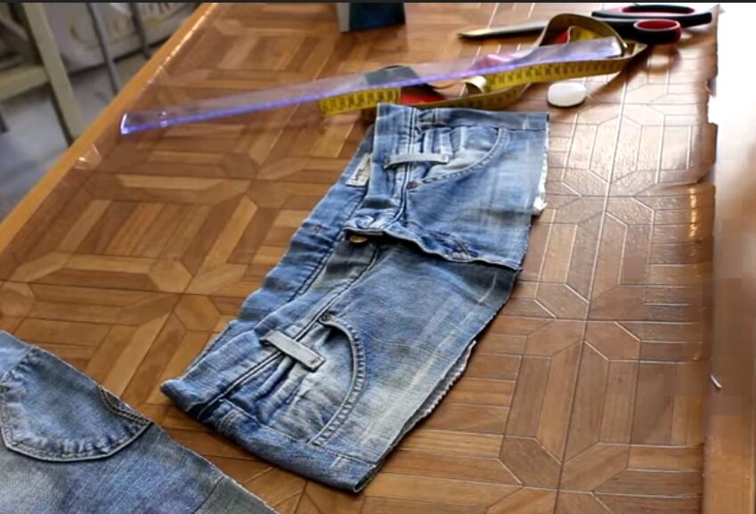 Переделка джинс в джинсы клёш с сохранением фирменного низа