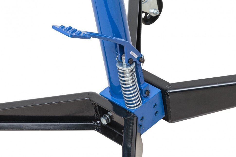 Педаль на трансмиссионной стойке