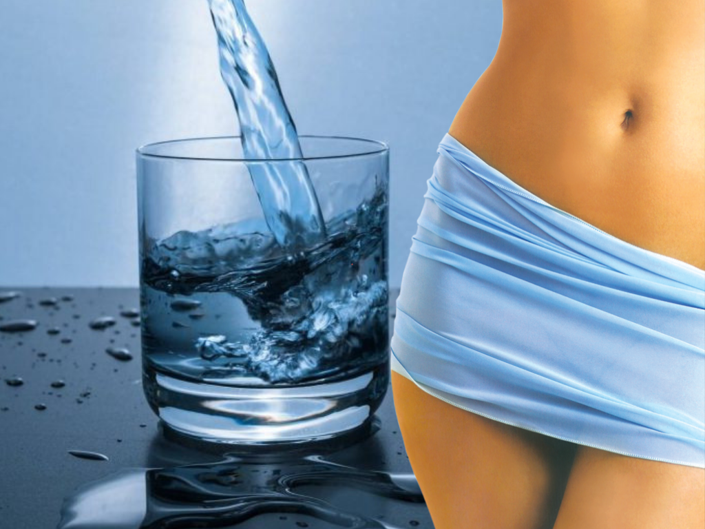 Питье воды. Вода для похудения. Полезная вода для похудения. Питье для похудения. Стакан воды похудение