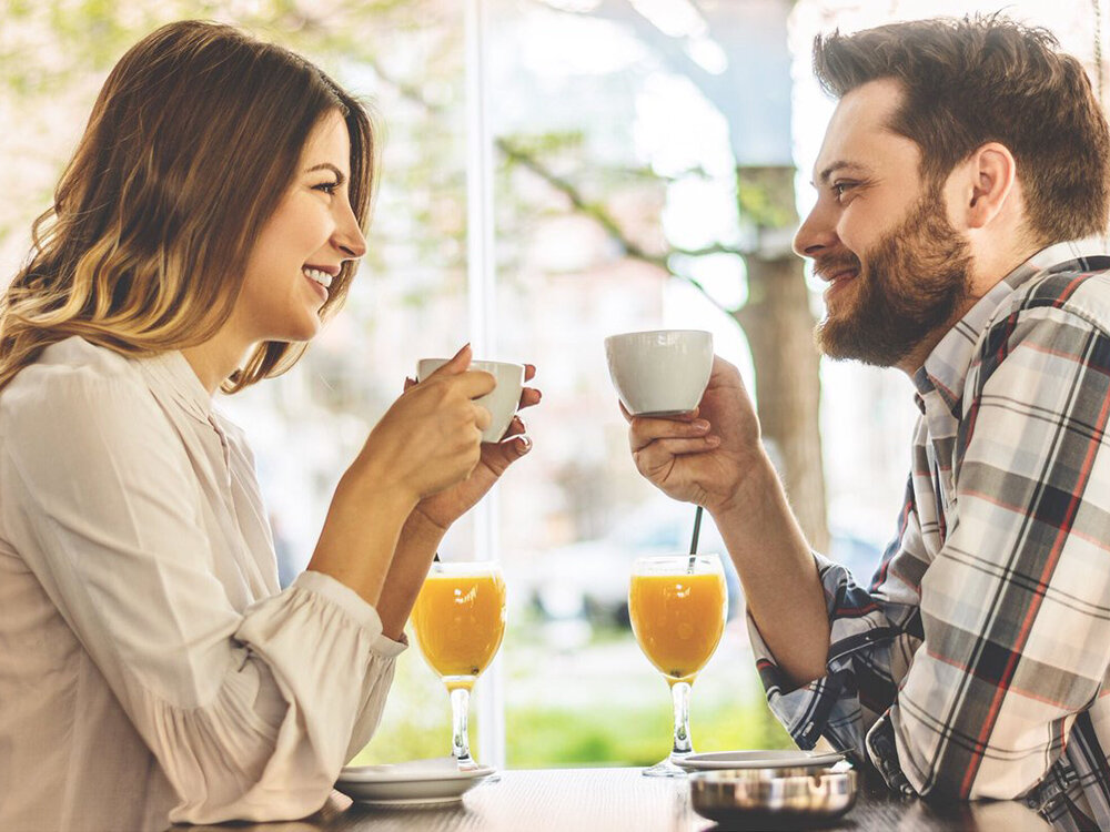 Когда мужчинам задаёшь вопрос, что именно их привлекает больше всего во внешности прекрасного пола, можно услышать: бедра, бюст, улыбка, глаза и т. д. Как правило, это так и есть. Однако многие исследования подтверждают, что женщинам присущ ряд внешних качеств, от которых сильный пол просто без ума. 
