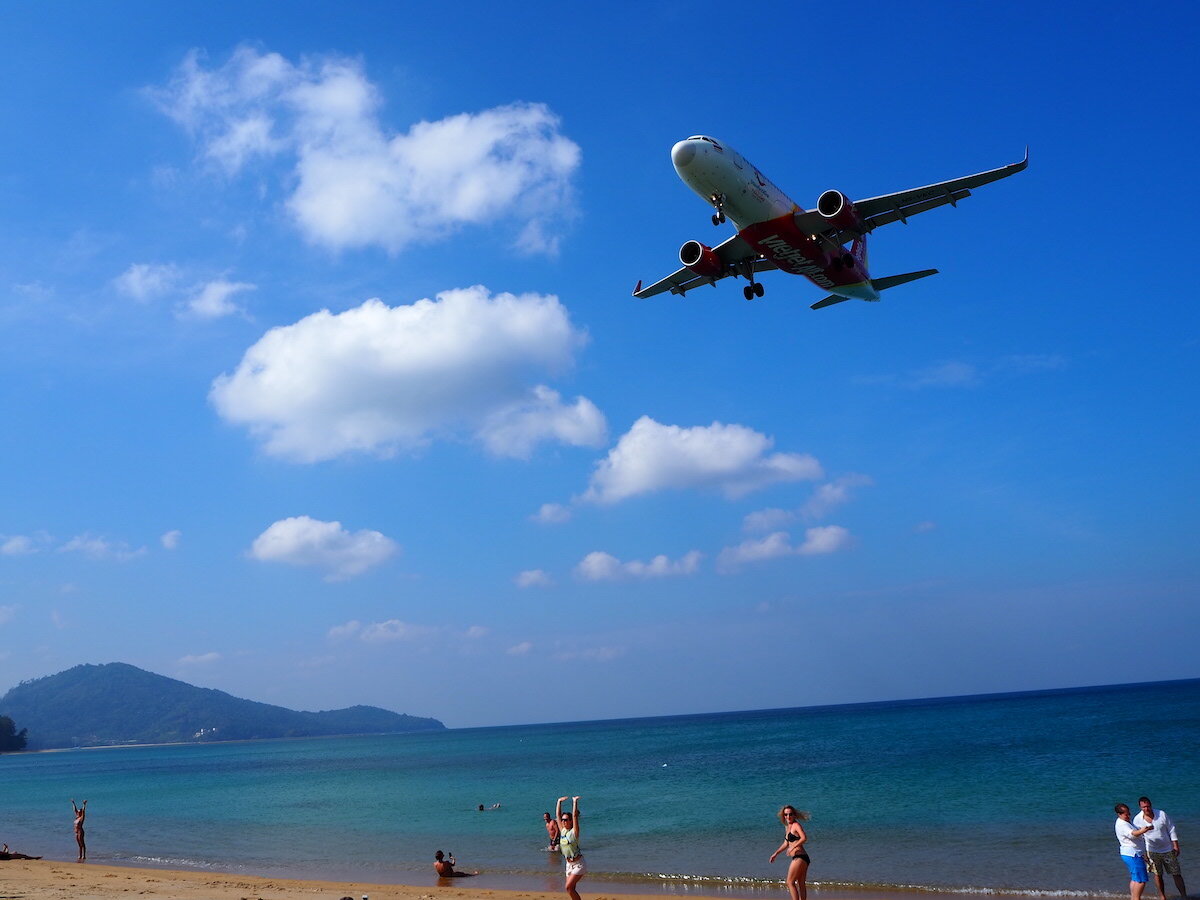 Пляж с самолетами Пхукет