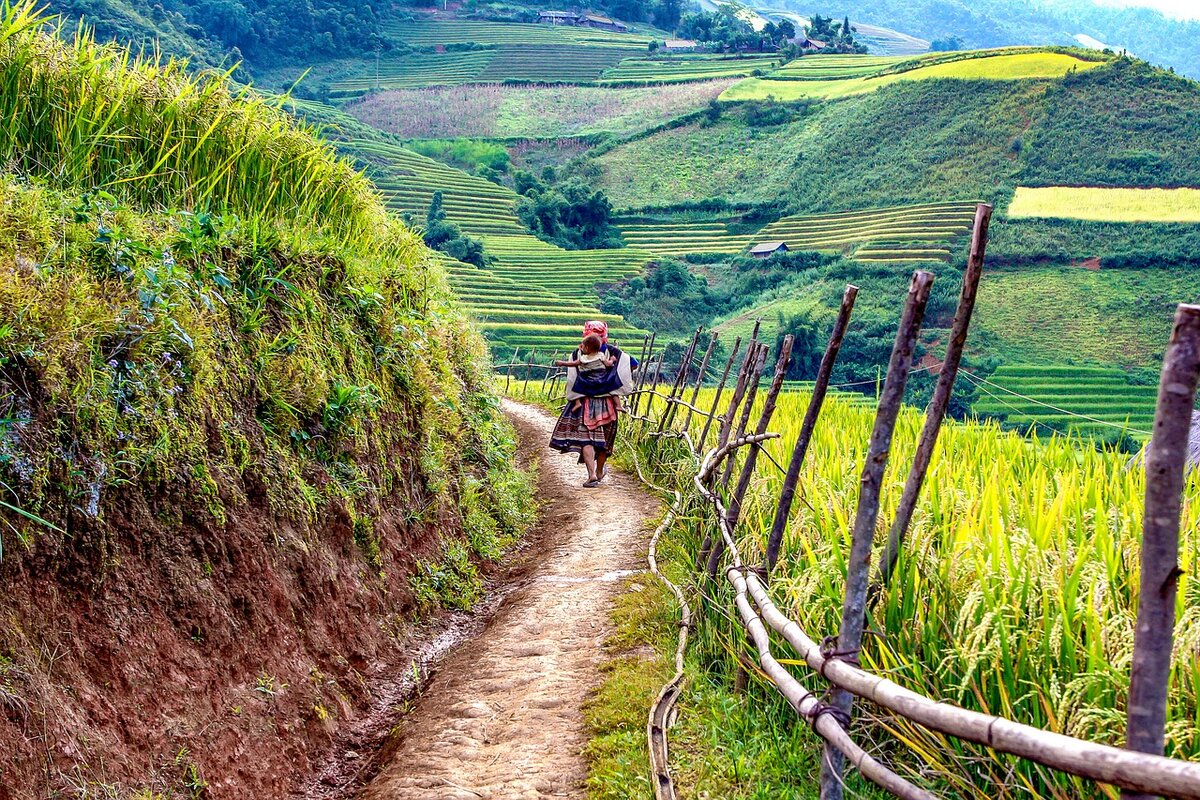 Laos is a singular country of the Indochinese Peninsula, which has no coastline, so beach lovers have nothing to do here.