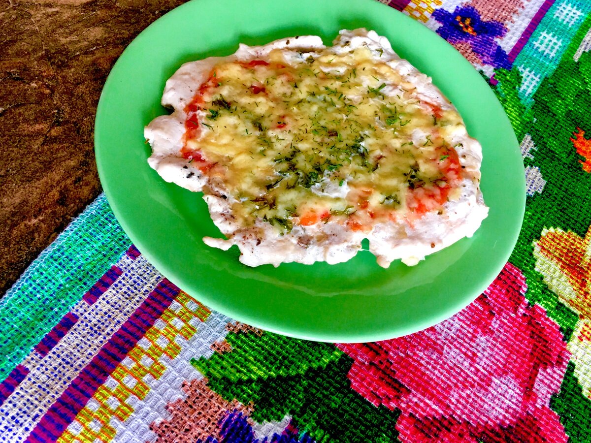 На 100 грамм - 140,2 ккал; БЖУ: 25,1/2,8/2,1