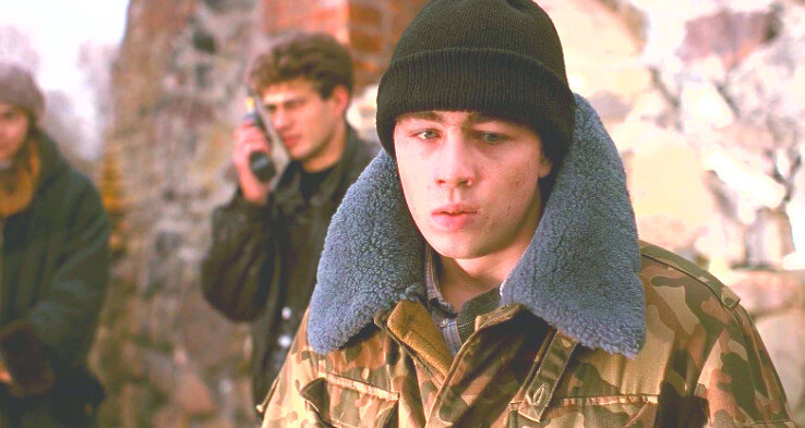 Кадр из фильма "Брат" 