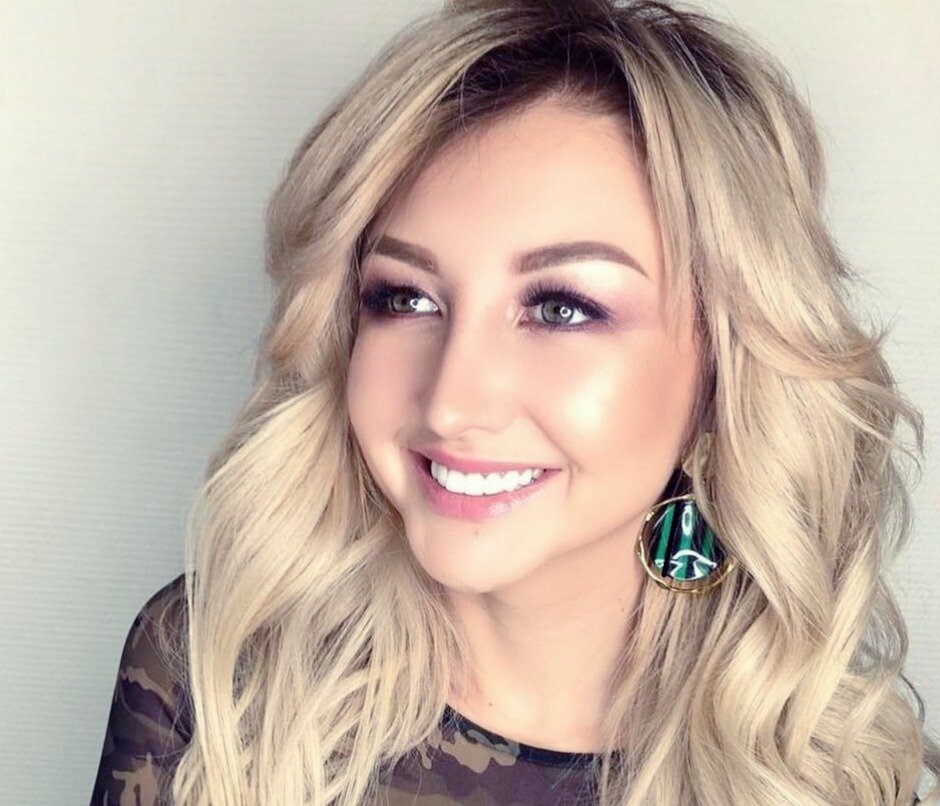 артистка, телезвезда, шоубизнес