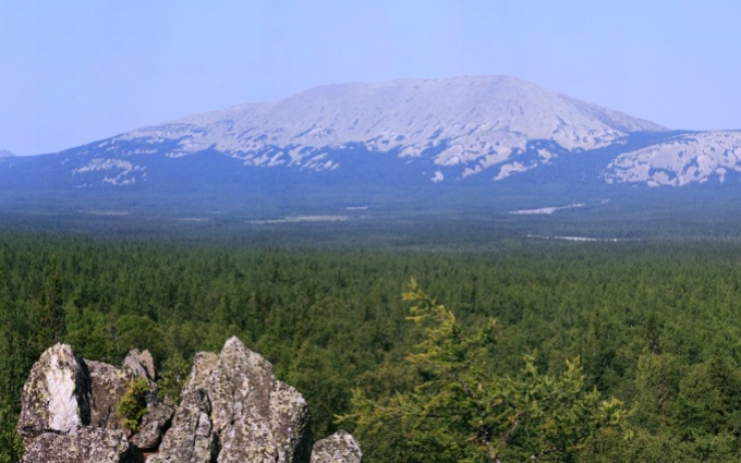 Живописный вид на гору Иремель