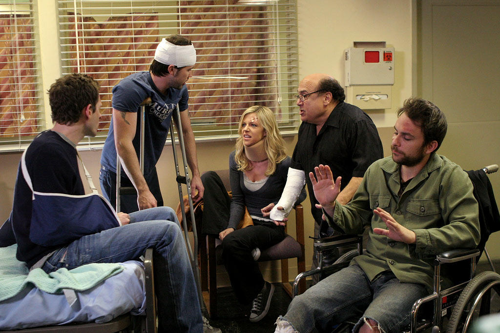 В филадельфии всегда солнечно фрэнк. Always sunny in philadelphia. Гильермо дель торо в филадельфии всегда солнечно. В филадельфии всегда солнечно гленн хоуертон. В филадельфии всегда солнечно сериал.