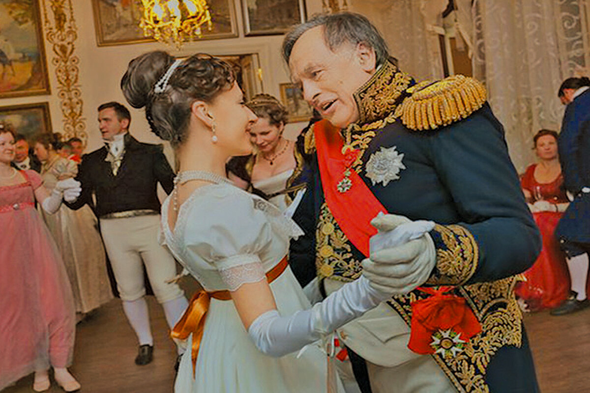 Соколов принимал участие во многих театрализованных исторических балах наших нынешних "аристократов". Фото с сайта Minsknews.by