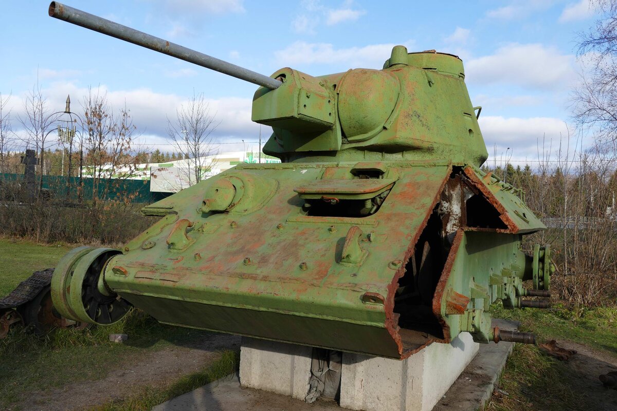 Создание танка. Музей танков в Москве т34. Предшественник танка т 34. Танк т34 76 мм. Т-34 С 76 мм пушкой.