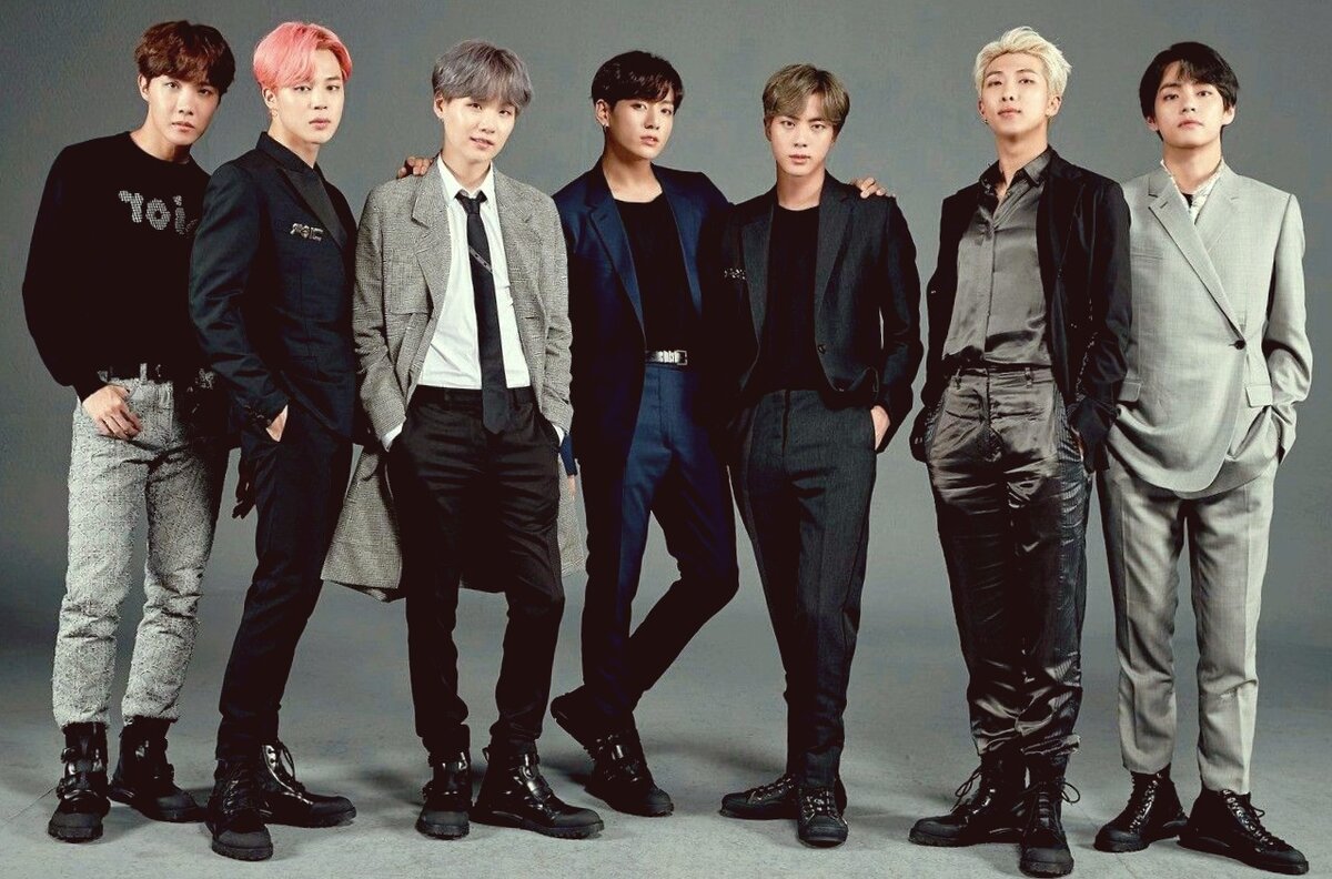 Корейская группа one one. BTS их новые песни. БТС голубые ли они. БТС фото по одному. Фото БТС В высоком разрешении.
