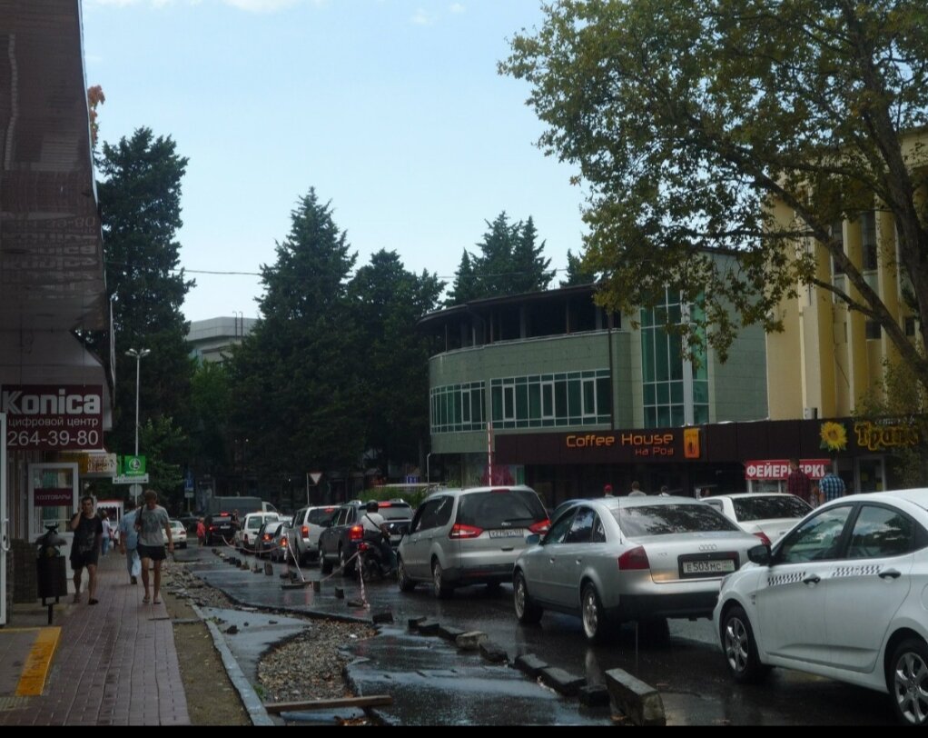 Пробки летом в Сочи. Фото Артюхов Д.