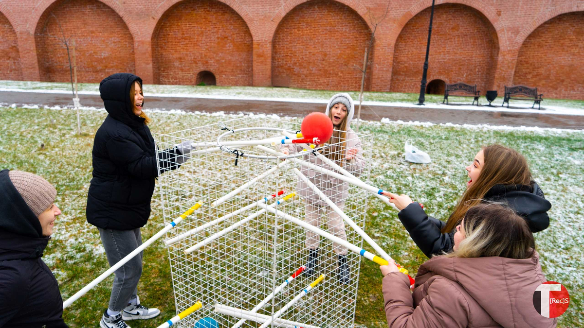 10 и 11 декабря с 12.00 до 15.00 в Тульском кремле пройдут «Холодные игры»:   жители и гости областной столицы смогут принять участие в уже известных активных развлечениях под открытым   небом.