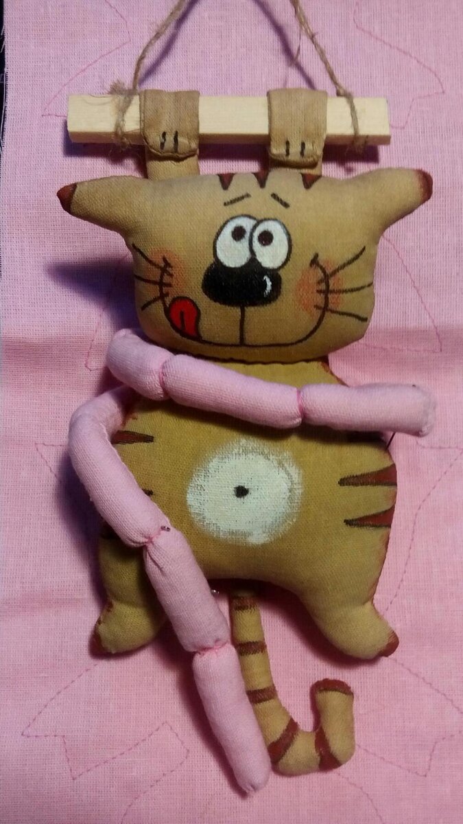 Кот с сосисками