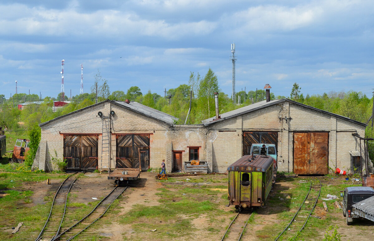Депо в поселке Опарино. Опаринская УЖД, 2016 год.