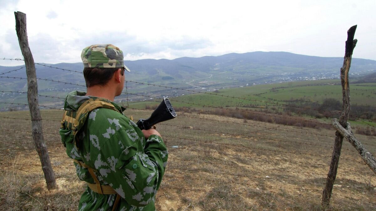    Разграничительная линия зоны действия миротворческих сил между Южной Осетией и Грузией© РИА Новости / Сергей Пятаков