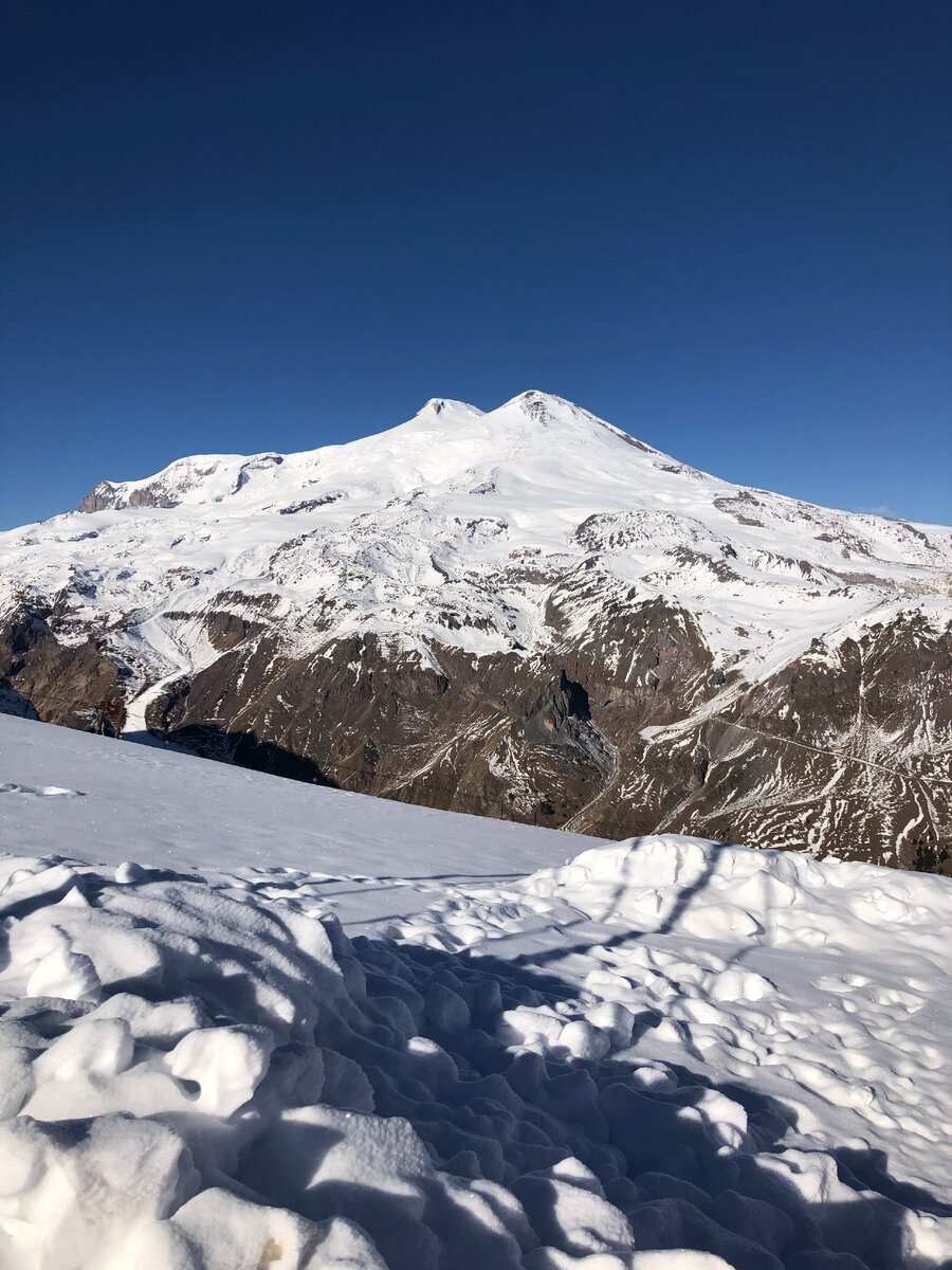 Вид на Эльбрус с Чегета.