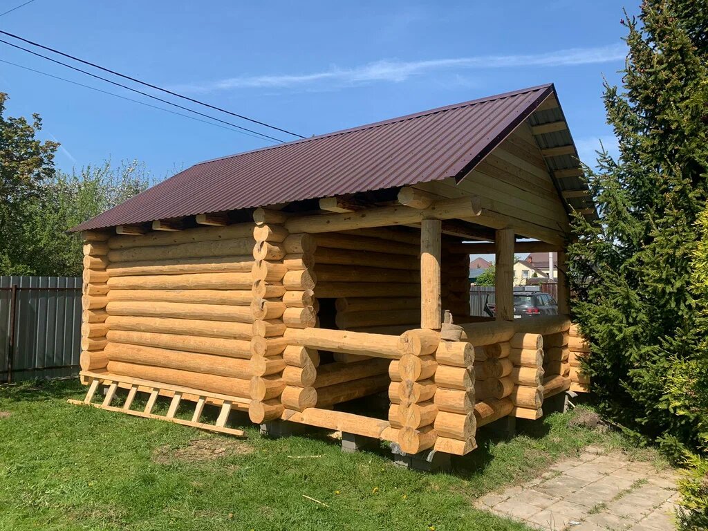 Работы проведены под ключ, выполнена частичная отделка, уложена кровля