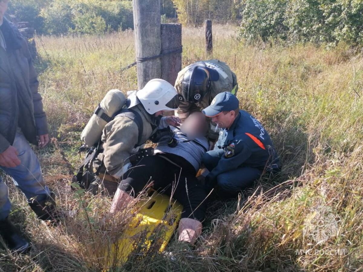 В Ивановской области повредивший позвоночник мужчина всю ночь ждал помощи у  горящего дома | «Ивановские новости» | Дзен