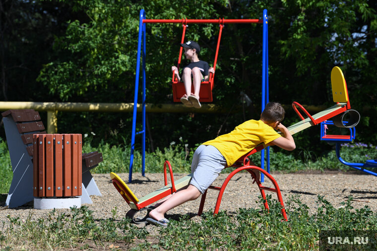    Жительница Челябинска недовольна своим двором по Октябрьской, 11