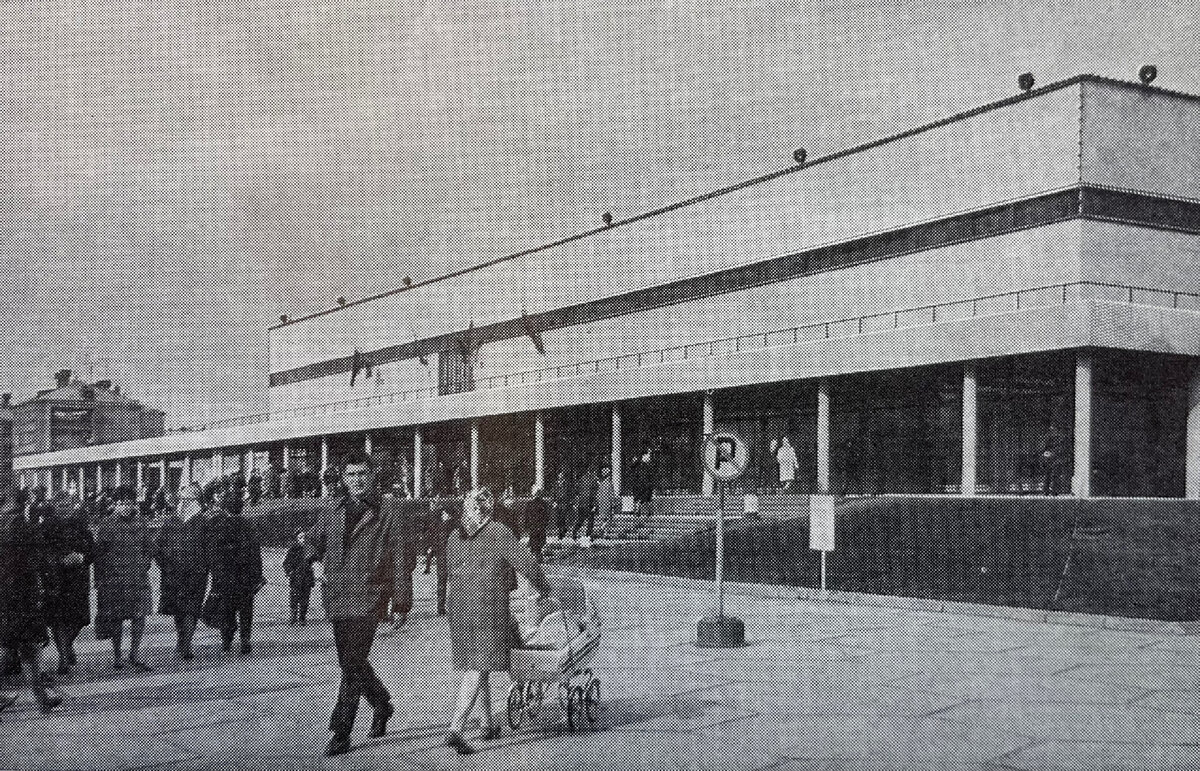 ТЦ «Первомайский». Вид с юго-запада. Фотография из журнала «Строительство и архитектура Москвы», №6, 1970 г.