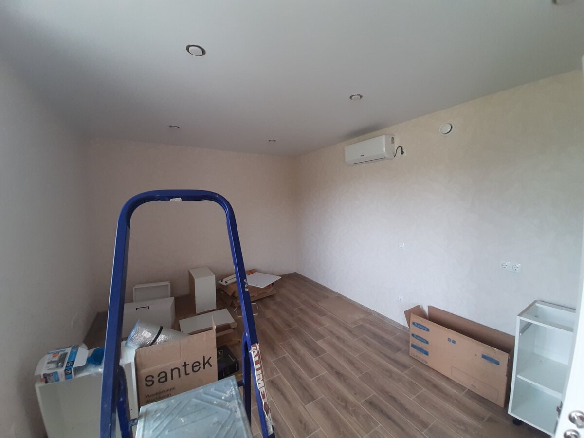 Студия ДО обустройства выглядела вот так.